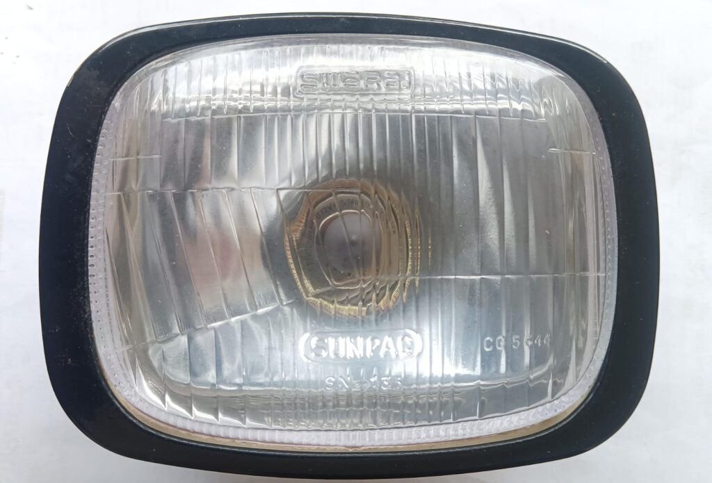 Swaraj head light 735FE