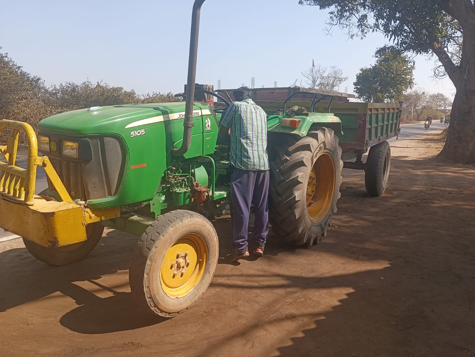 Jhon Deere 5105 - Image 2